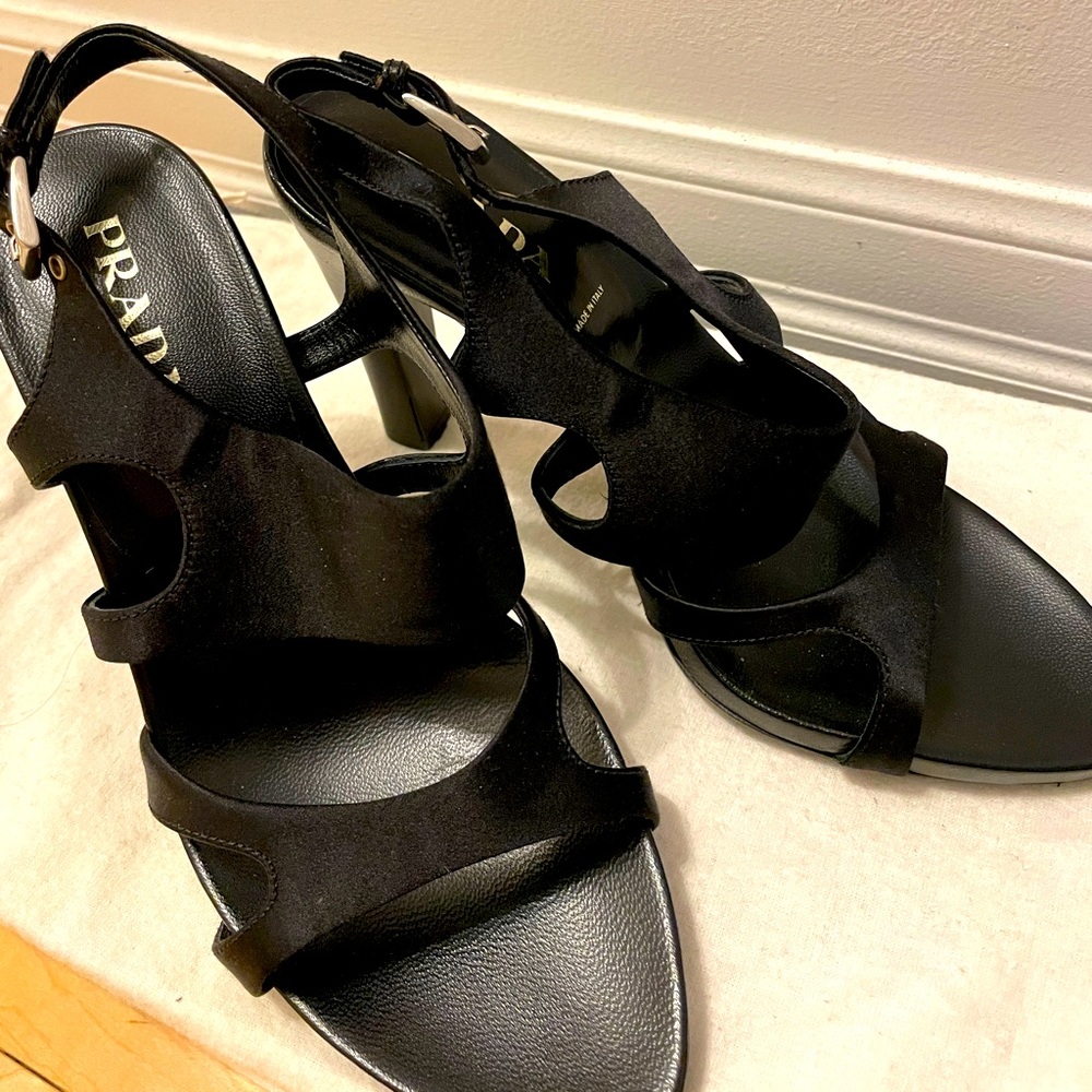 PRADA [Brand New] black heels